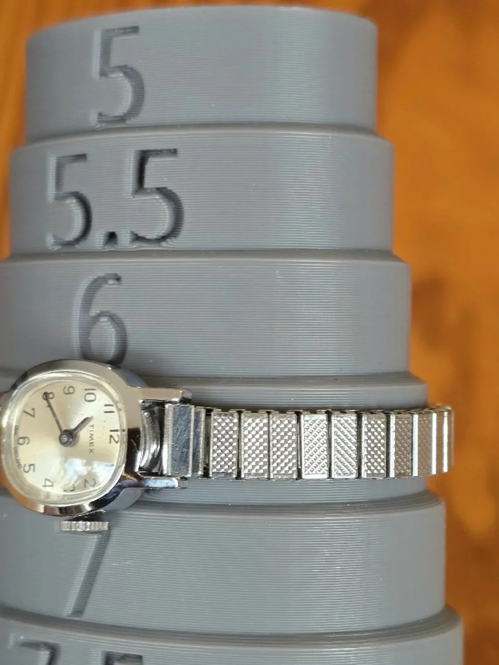 Vintage 1980 Timex Women's Watch, Case England, Movement Mexico, 17 mm, 10118023